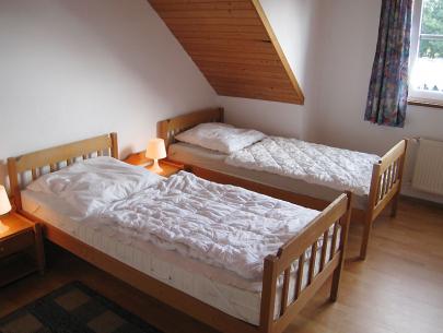 Die Betten können auch zusammen gestellt werden für Ehepaare