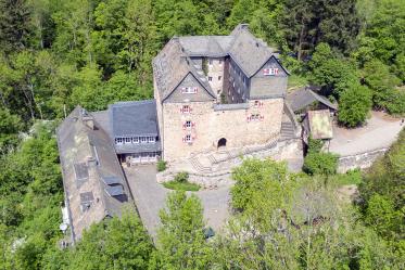 Luftbild der mittelalterlichen Burganlage